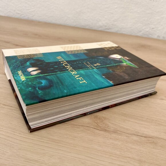 Witchcraft. The Library of Esoterica by Jessica Hundley HARDCOVER - Picture 5 of 16